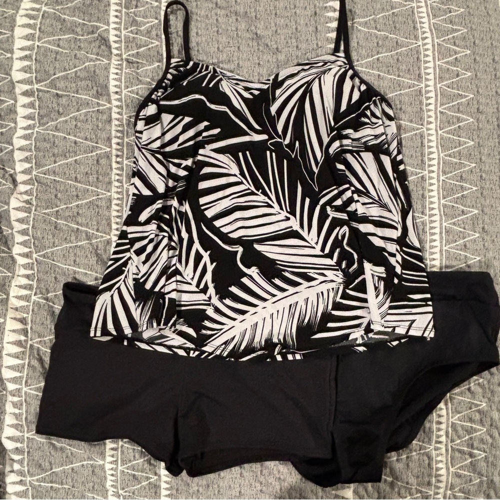 Women’s 2 Piece Tankini With Extra Bottoms